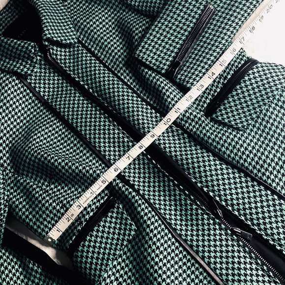 Carlisle Women’s Houndstooth Wool Business Suit - Picture 5 of 16